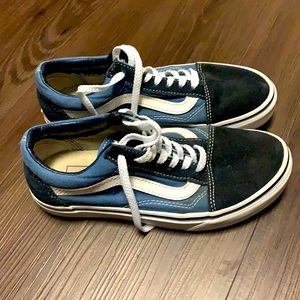 Vans Oldskool Navy Men’s/Boy’s Size 4 Women’s 5.5.